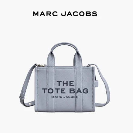Marc Jacobs The Traveler托特包｜字母標誌｜荔枝紋質感｜月光灰